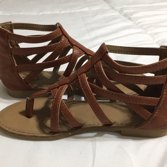 Summer Sandals - Picture 2 of 4